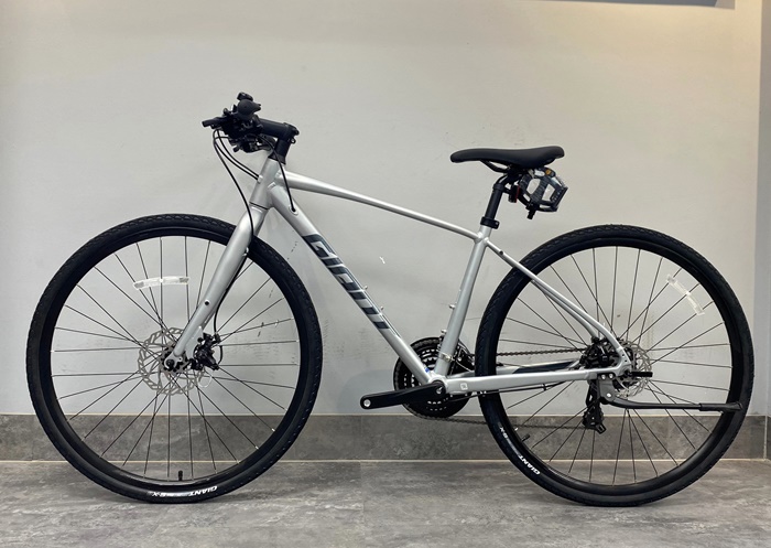 xe dap giant escape 2 2022